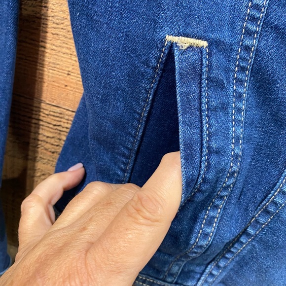 Old Navy Jean Jacket Size Large - Picture 2 of 4